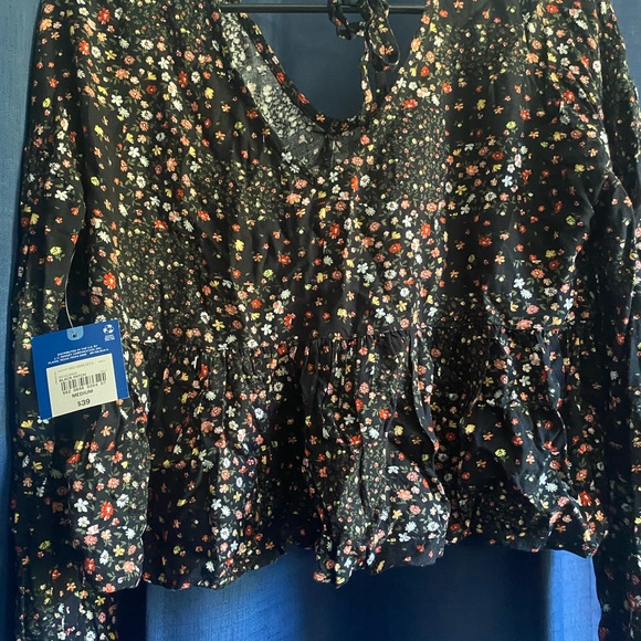 NWT Arizona “Black Patch” Cropped Blouse - Picture 2 of 4